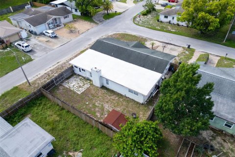 House in Port Richey, Florida 3 bedrooms, 138.98 sq.m. № 1839064 - photo 4