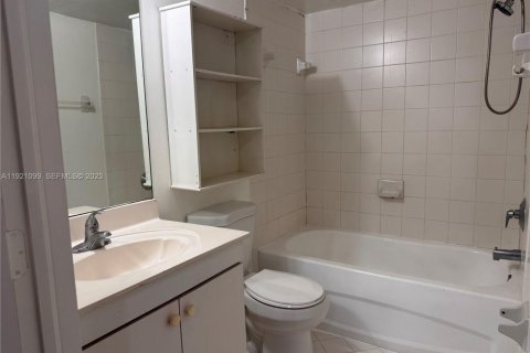 Снять в аренду квартиру в Хомстед, Флорида 2 спальни, 76.37м2, № 1982251 - фото 5