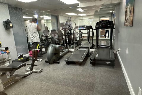 Condominio en venta en North Bay Village, Florida, 1 dormitorio, 75.9 m2 № 2020389 - foto 18