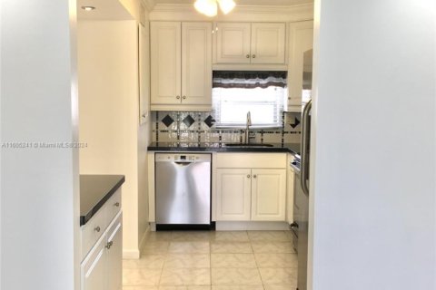 Condominio en venta en Pembroke Pines, Florida, 2 dormitorios, 108.7 m2 № 1958981 - foto 7