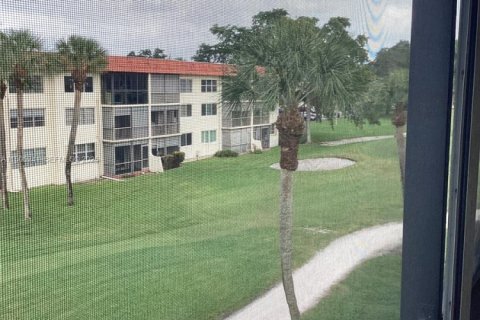 Condo in Pembroke Pines, Florida, 2 bedrooms  № 1958981 - photo 30