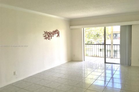 Condominio en venta en Pembroke Pines, Florida, 2 dormitorios, 108.7 m2 № 1958981 - foto 10
