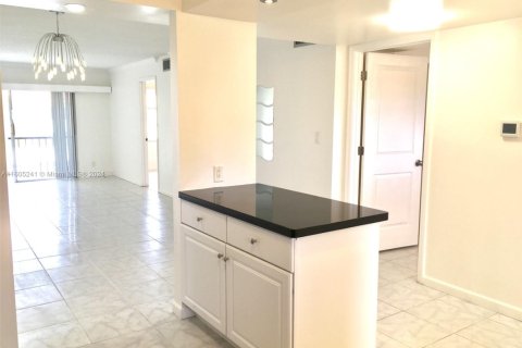 Condominio en venta en Pembroke Pines, Florida, 2 dormitorios, 108.7 m2 № 1958981 - foto 8