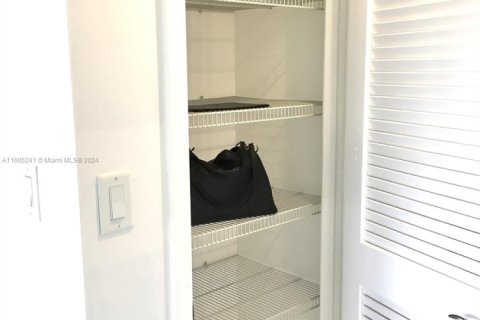 Condominio en venta en Pembroke Pines, Florida, 2 dormitorios, 108.7 m2 № 1958981 - foto 18