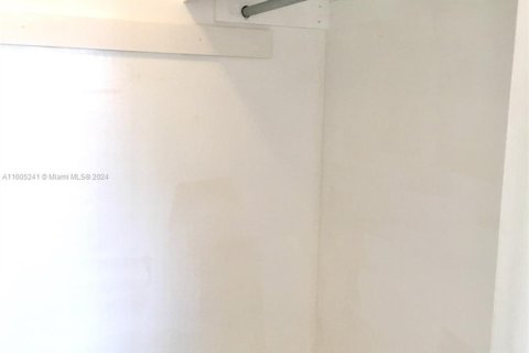 Condominio en venta en Pembroke Pines, Florida, 2 dormitorios, 108.7 m2 № 1958981 - foto 19