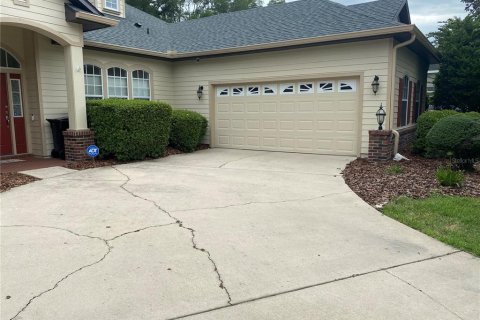 House in Gainesville, Florida 4 bedrooms, 244.98 sq.m. № 2339150 - photo 2