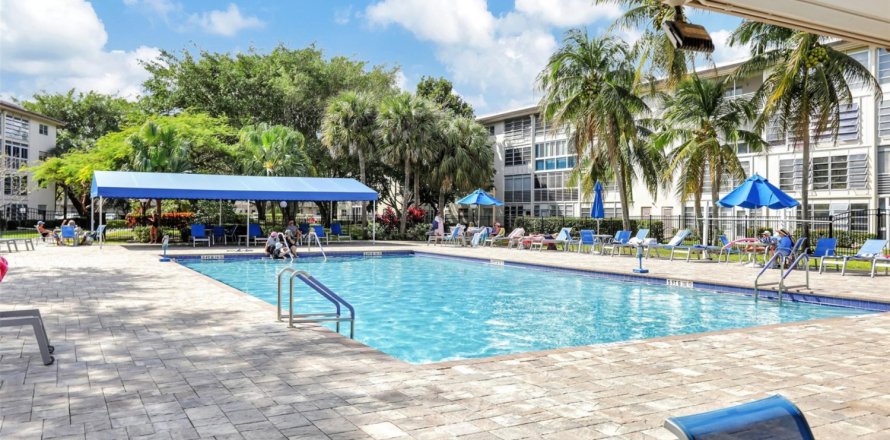 Condo in Coconut Creek, Florida, 2 bedrooms  № 1041031