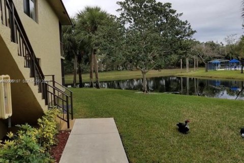 Condo à Weston, Floride, 2 chambres  № 2069903