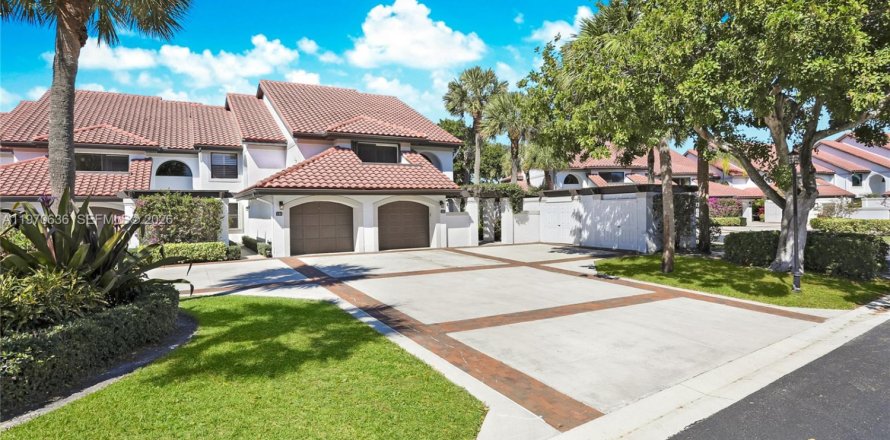 Condominio en Jupiter, Florida, 2 dormitorios № 2042646