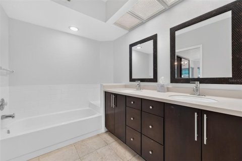 Condominio en venta en Seminole, Florida, 2 dormitorios, 103.12 m2 № 2339786 - foto 24