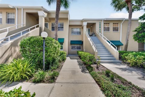 Condo à Seminole, Floride, 2 chambres  № 2339786