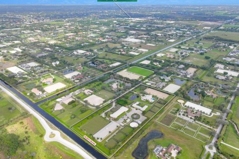 House in Wellington, Florida 4 bedrooms, 368.08 sq.m. № 981862 - photo 1