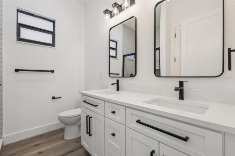 Casa en venta en Orlando, Florida, 4 dormitorios, 231.51 m2 № 1900333 - foto 25