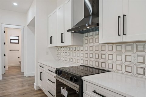 Casa en venta en Orlando, Florida, 4 dormitorios, 231.51 m2 № 1900333 - foto 8
