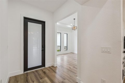 Casa en venta en Orlando, Florida, 4 dormitorios, 231.51 m2 № 1900333 - foto 3