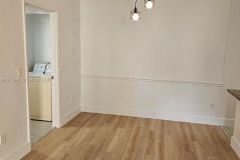 Снять в аренду кондоминиум в Хайалиа, Флорида 1 спальня, 70.88м2, № 2036312 - фото 10