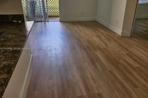 Снять в аренду кондоминиум в Хайалиа, Флорида 1 спальня, 70.88м2, № 2036312 - фото 5