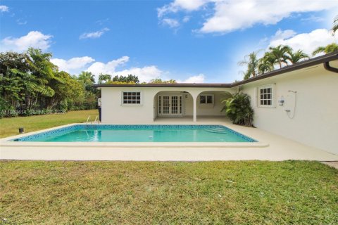 Villa ou maison à vendre à Miami, Floride: 4 chambres, 160.54 m2 № 2029886 - photo 27