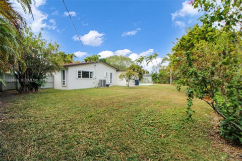 Villa ou maison à vendre à Miami, Floride: 4 chambres, 160.54 m2 № 2029886 - photo 29