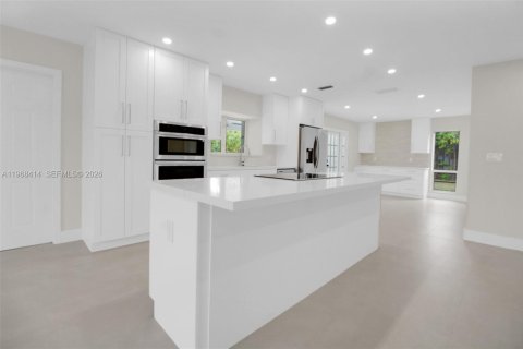 Villa ou maison à vendre à Miami, Floride: 4 chambres, 160.54 m2 № 2029886 - photo 9