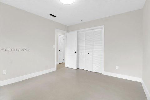 Villa ou maison à vendre à Miami, Floride: 4 chambres, 160.54 m2 № 2029886 - photo 13