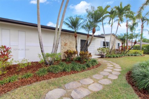 Villa ou maison à vendre à Miami, Floride: 4 chambres, 160.54 m2 № 2029886 - photo 3