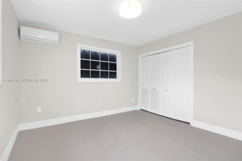 Villa ou maison à vendre à Miami, Floride: 4 chambres, 160.54 m2 № 2029886 - photo 25