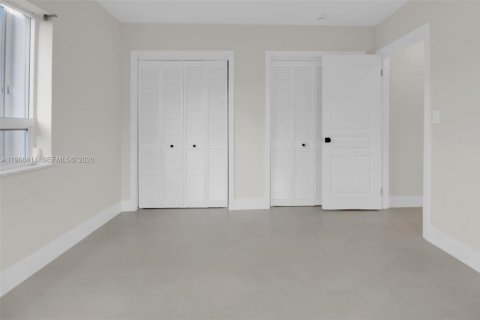 Villa ou maison à vendre à Miami, Floride: 4 chambres, 160.54 m2 № 2029886 - photo 16