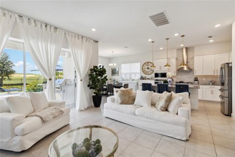 House in Montverde, Florida 4 bedrooms, 261.71 sq.m. № 1820677 - photo 9