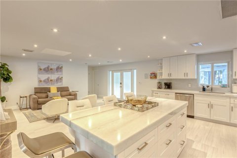 Casa en venta en Fort Lauderdale, Florida, 4 dormitorios, 261.06 m2 № 2253098 - foto 20