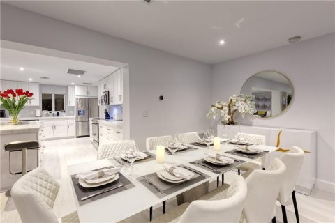 Casa en venta en Fort Lauderdale, Florida, 4 dormitorios, 261.06 m2 № 2253098 - foto 16