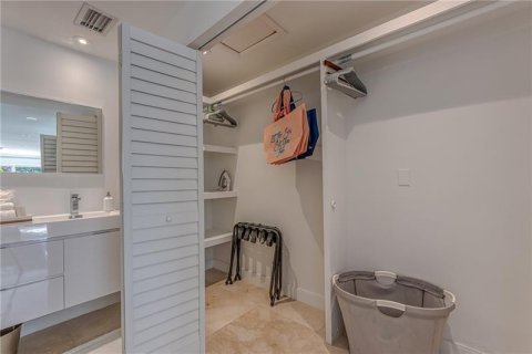 Casa en venta en Fort Lauderdale, Florida, 4 dormitorios, 261.06 m2 № 2253098 - foto 29