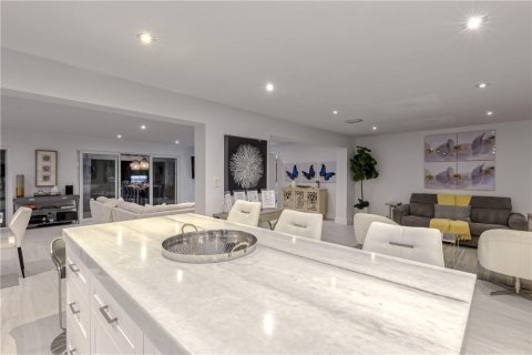 Casa en venta en Fort Lauderdale, Florida, 4 dormitorios, 261.06 m2 № 2253098 - foto 11