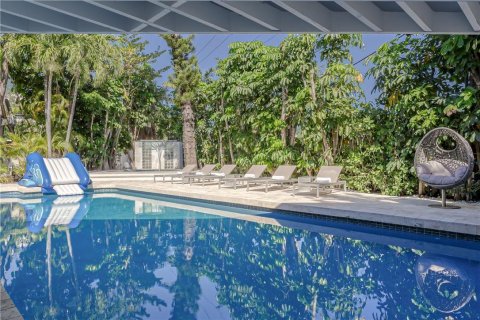 Casa en venta en Fort Lauderdale, Florida, 4 dormitorios, 261.06 m2 № 2253098 - foto 5
