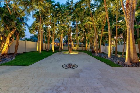Casa en venta en Fort Lauderdale, Florida, 4 dormitorios, 261.06 m2 № 2253098 - foto 4