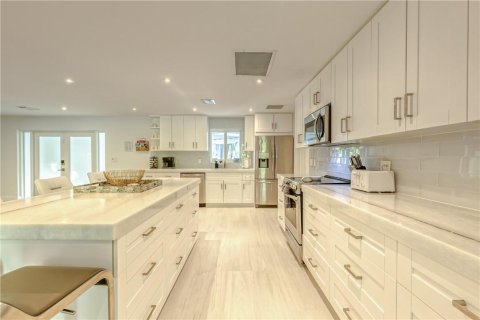 Casa en venta en Fort Lauderdale, Florida, 4 dormitorios, 261.06 m2 № 2253098 - foto 13