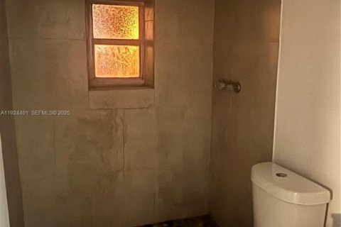 Casa en venta en Hialeah, Florida, 3 dormitorios, 93.09 m2 № 1982636 - foto 19