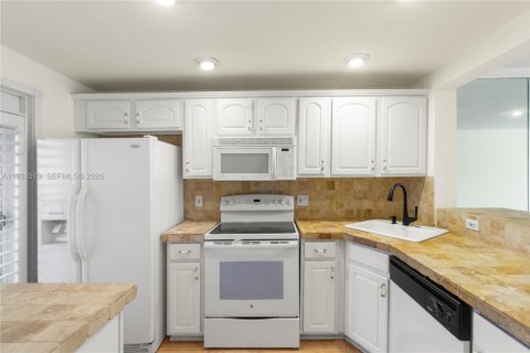 Condominio en venta en Hallandale Beach, Florida, 1 dormitorio, 65.03 m2 № 1996930 - foto 6