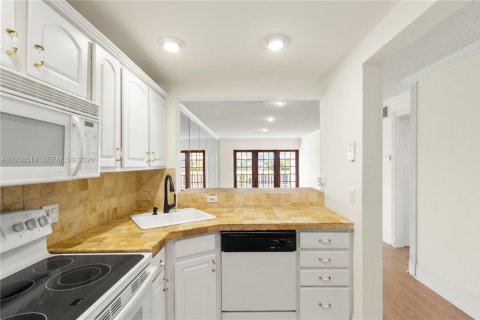 Condominio en venta en Hallandale Beach, Florida, 1 dormitorio, 65.03 m2 № 1996930 - foto 4