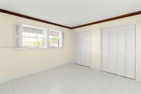 Condominio en venta en Hallandale Beach, Florida, 1 dormitorio, 65.03 m2 № 1996930 - foto 14