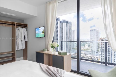 Condo in Miami, Florida, 2 bedrooms  № 2245137 - photo 15
