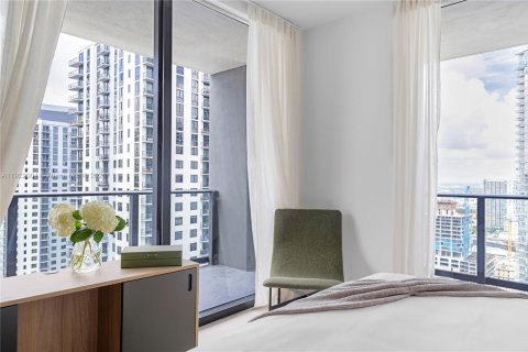 Condo in Miami, Florida, 2 bedrooms  № 2245137 - photo 12