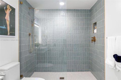 Condo in Miami, Florida, 2 bedrooms  № 2245137 - photo 27