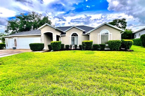 House in Ocala, Florida 2 bedrooms, 155.05 sq.m. № 1801456 - photo 1