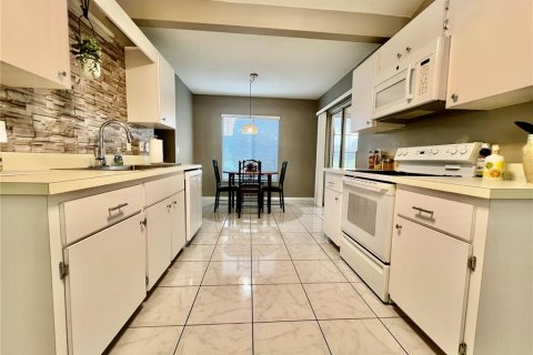 House in Ocala, Florida 2 bedrooms, 155.05 sq.m. № 1801456 - photo 15