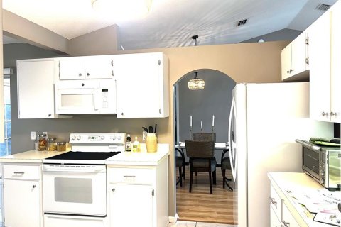 House in Ocala, Florida 2 bedrooms, 155.05 sq.m. № 1801456 - photo 23