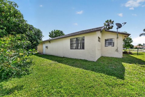 Villa ou maison à vendre à Lake Worth, Floride: 3 chambres, 166.85 m2 № 2077367 - photo 27