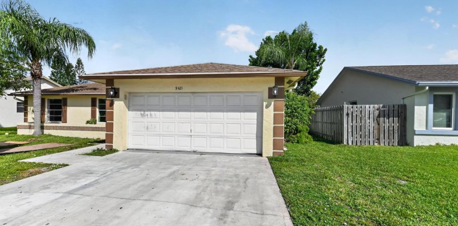 Villa ou maison à Lake Worth, Floride 3 chambres, 166.85 m2 № 2077367