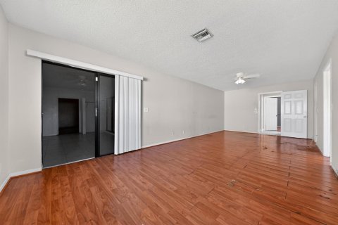 Villa ou maison à vendre à Lake Worth, Floride: 3 chambres, 166.85 m2 № 2077367 - photo 4