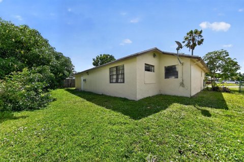 Villa ou maison à vendre à Lake Worth, Floride: 3 chambres, 166.85 m2 № 2077367 - photo 26